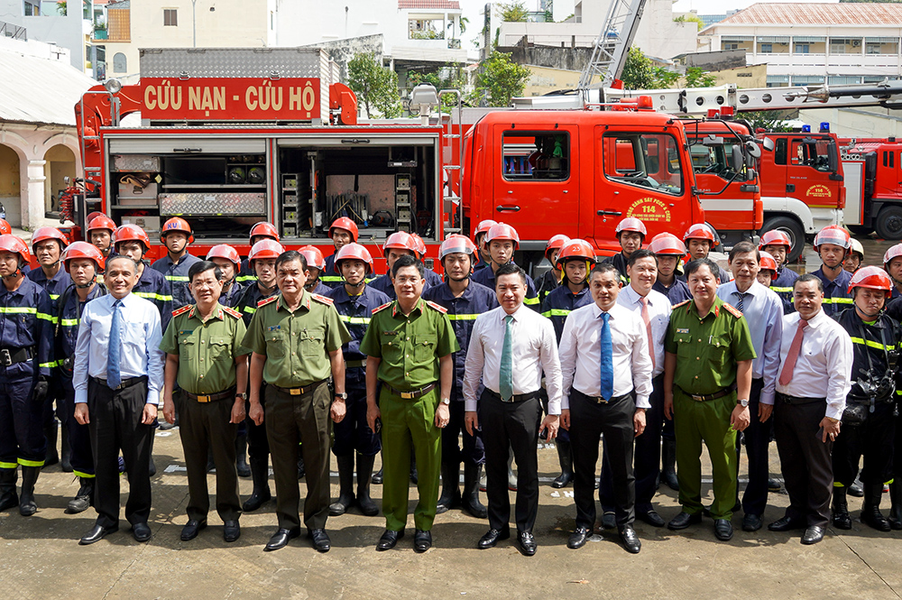 Tập đoàn trao tặng gói trang thiết bị PCCC và cứu nạn, cứu hộ trị giá 22,1 tỷ đồng cho Công An TP.HCM